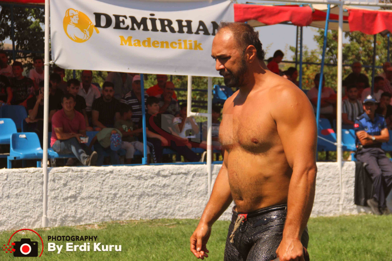 24. Geleneksel Malkara Fehmi Özkan Yağlı Güreşleri Baş Pehlivanı “ALİ GÜRBÜZ” Oldu