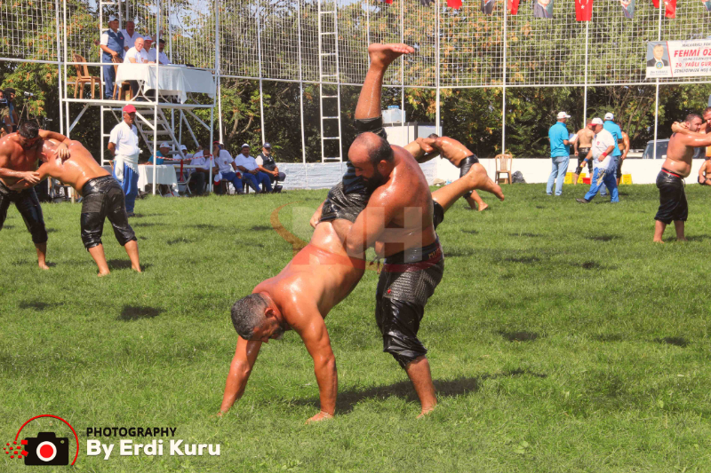 24. Geleneksel Malkara Fehmi Özkan Yağlı Güreşleri Baş Pehlivanı “ALİ GÜRBÜZ” Oldu