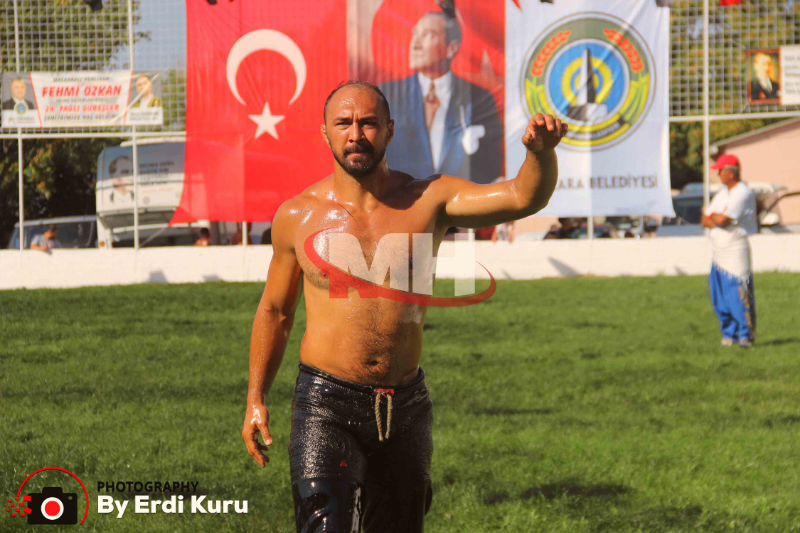 24. Geleneksel Malkara Fehmi Özkan Yağlı Güreşleri Baş Pehlivanı “ALİ GÜRBÜZ” Oldu