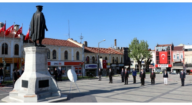 Trakya'da 23 Nisan sosyal mesafeli kutlandı