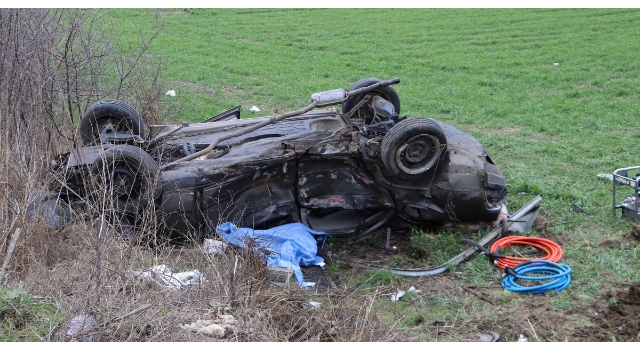 Tekirdağ'da hafif ticari araç ile otomobil çarpıştı: 2 ölü, 4 yaralı