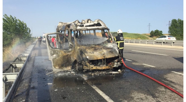 Tekirdağ'da tamirden aldığı minibüsü test sürüşü esnasında yandı