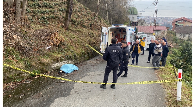 Yamaçtaki ağaca çarpan otomobilden fırlayan sürücü öldü