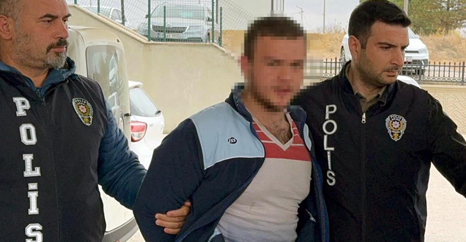 Anne ve babasını öldürüp, 3 akrabasını yaralayan sanığa 74 yıl hapis cezası