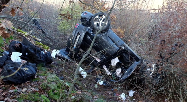 Kaçak göçmenleri taşıyan otomobil, devrildi: 8 yaralı