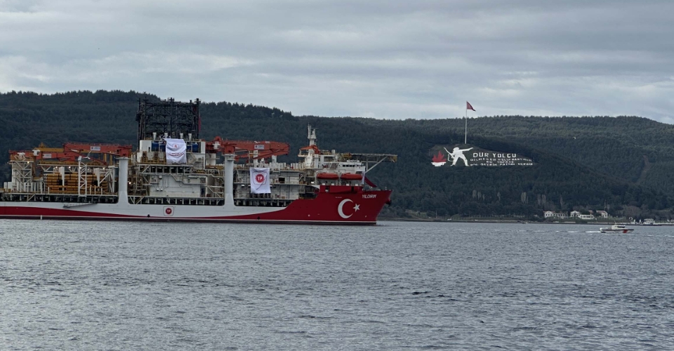 Yıldırım derin deniz sondaj gemisi, Çanakkale Boğazı’ndan geçti