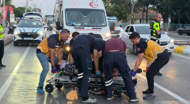 Motosikletlerin çarpıştığı kaza kamerada