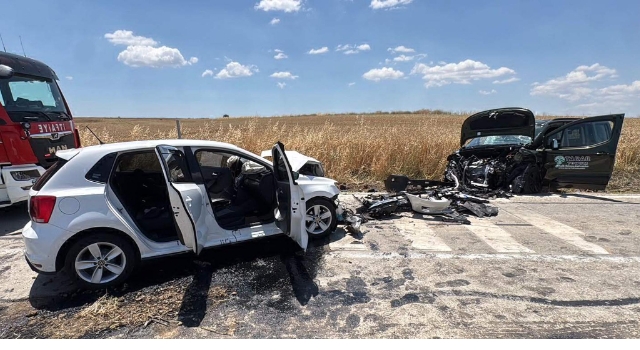 Tekirdağ'da otomobille hafif ticari araç çarpıştı; 2 yaralı