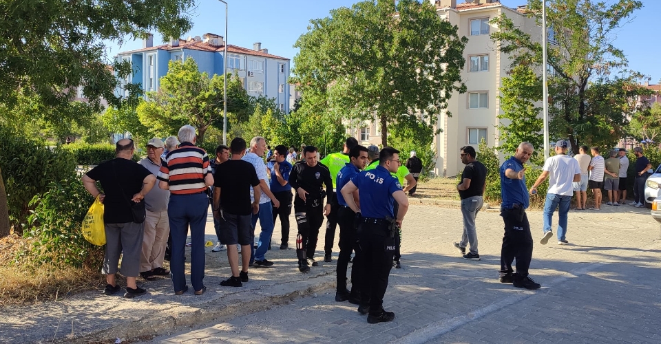 Keşan'da komşular arası silahlı kavga: 1’i ağır 3 yaralı