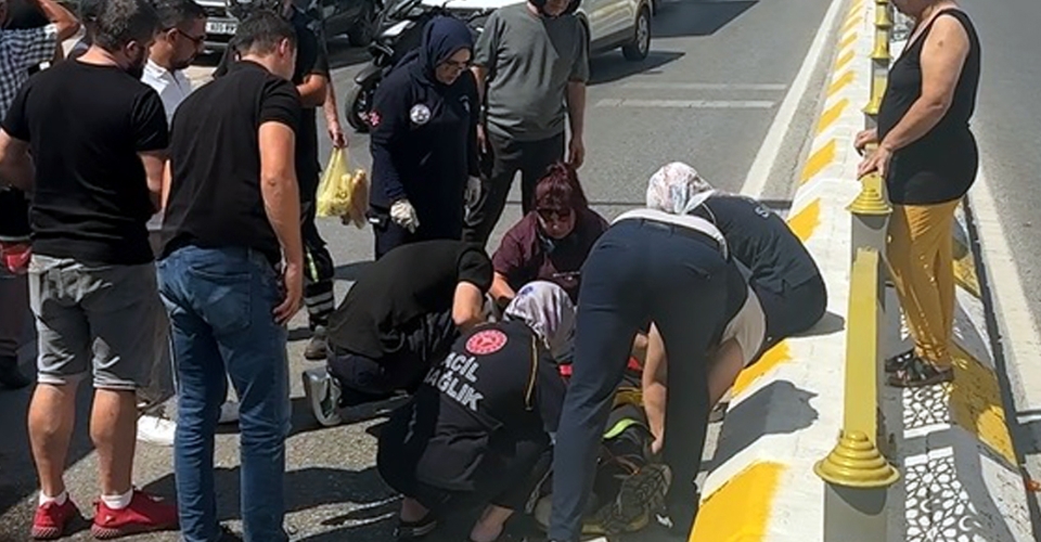 Minibüsle çarpışan motosiklet sürücüsü yaralandı