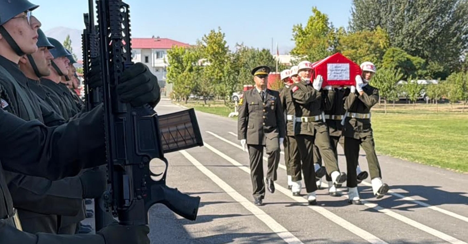 Şehit asker için tören düzenlendi