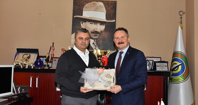 AK Parti’li Mestan Özcan'dan Başkan Ulaş Yurdakul'a Ziyaret