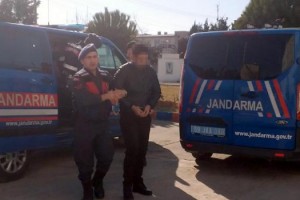 Kendilerini polis olarak tanıtan İranlı gasp çetesi yakalandı