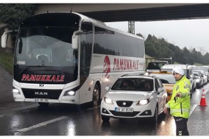 İstanbul'a giriş çıkışlarda otobüs ve araçlara denetim