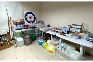 Sahte etil alkol üretilen depoya baskın