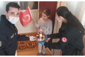 23 Nisan’da doğan 7 çocuğun doğum günü kutlandı