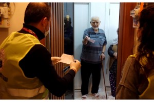 Bayram ikramiyesini, kampanyaya bağışladı