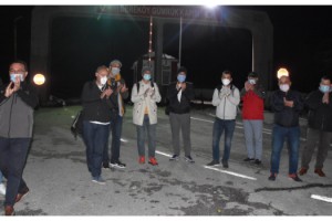 Aylarca gemilerde mahsur kalan Türkler, ülkeye döndü