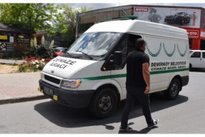 Çaldıkları cenaze aracıyla uyuşturucu almaya gitmişler