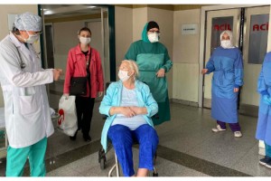 Komşusundan bulaştı: 70’lik Fatma teyze de koronavirüsü yendi