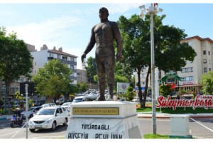 Hüseyin Pehlivan Anıtı Yenileniyor