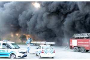 Keşan'da, lastik deposunda çıkan yangın korkuttu