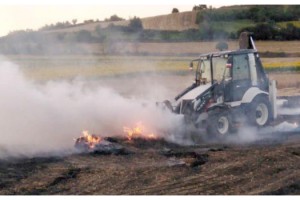 Malkara'da 50 saman balyası yandı