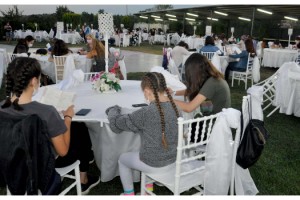 Sosyal medya üzerinden haberleşip, kitap okuma etkinliği düzenlediler