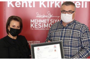 Kırklareli'nin ilk kadın taksi şoförü izin belgesini aldı