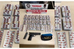 Tekirdağ'da silah ve sentetik hap ele geçirildi