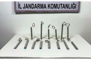 Otomobilde patlayıcı düzenekleriyle yakalandı