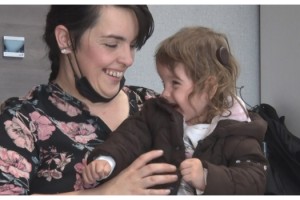 Bosnalı Majra annesinin sesini ilk kez Türkiye'de duydu, "Bebeğim" ile gelen duygu dolu anlar...