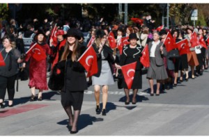 Kırklareli'nin kurtuluş gününe kadınlar damga vurdu