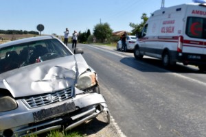 Edirne'de otomobiller çarpıştı: 4 yaralı