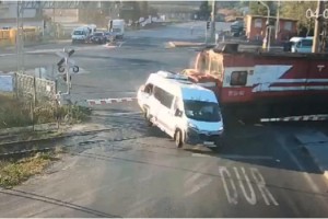 Minibüsündeki 7 kişinin kazada öldüğü şoför: Treni rayların üzerinde fark ettim