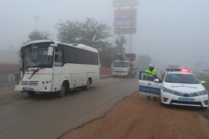 Servis midibüsü kaza yaptı: 20 yaralı