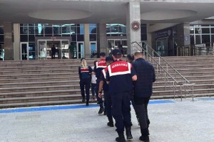 Yunanistan'a kaçarken yakalanan 8 FETÖ şüphelisi tutuklandı
