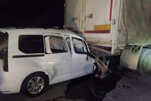 Malkara'da araç kamyonun altına girdi: 1 ölü