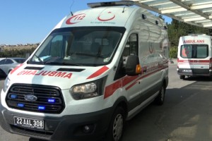 Yolda karşılaştığı husumetlilerine silahla ateş açtı; 2 yaralı