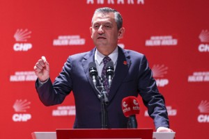 Özgür Özel: İktidar belediyelerin gelirlerini keserek saldırmaya çalışıyor