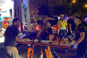 Otomobilin çarptığı 3 yaya yaralandı; 1 gözaltı