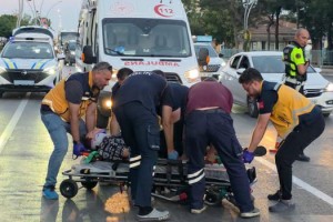 Motosikletlerin çarpıştığı kaza kamerada