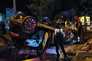 Seyir halinde alev alan otomobil, yandı