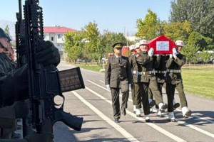 Şehit asker için tören düzenlendi