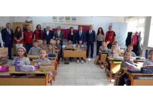 Vakıflardan okul kütüphanelerine kitap desteği
