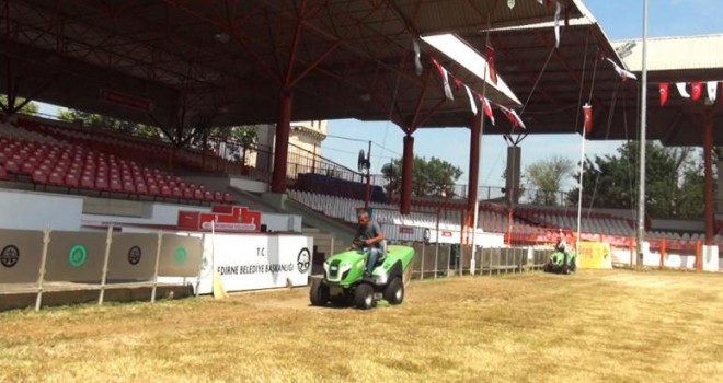 YAĞLANAN ÇİMLER BAKIMA ALINDI