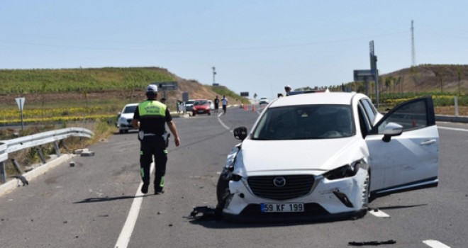 MOTOSİKLET İLE OTOMOBİL ÇARPIŞTI