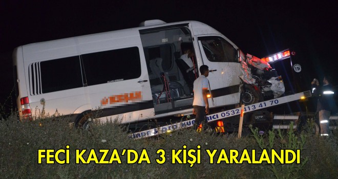 Yolcu Minibüsü İle Kepçe Çarpıştı