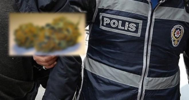 Durdurulan Otomobilde Uyuşturucu Çıktı