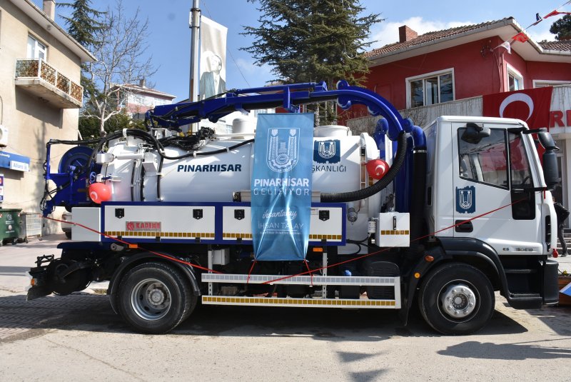 Albayrak Grubu'ndan Pınarhisar Belediyesi'ne yerli ve milli süpürge aracı